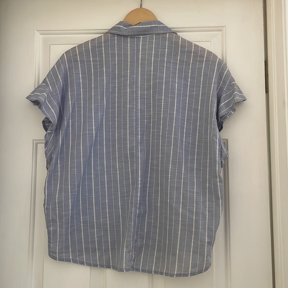 H&M Top - Picture 2 of 5